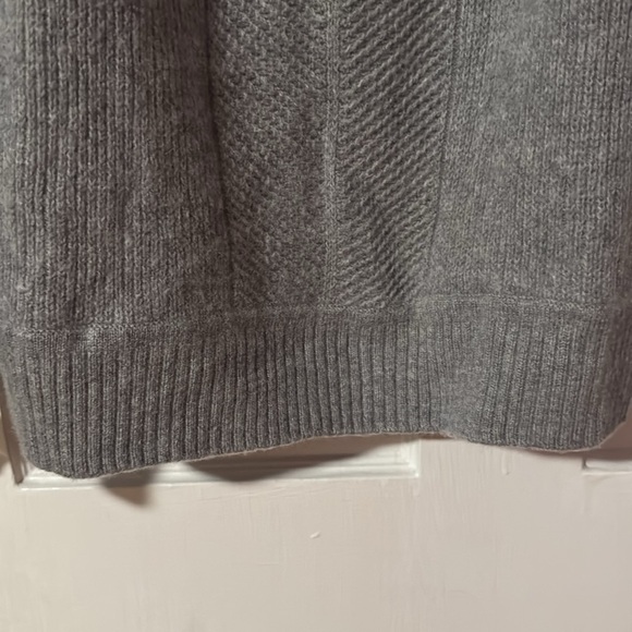 Athleta Women's Small Gray Pullover Sweater Size Small - Picture 5 of 10